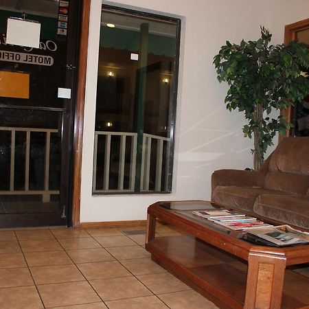 Oak Hill Inn And Suites Tahlequah Exterior photo