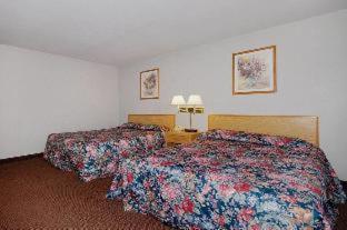 Oak Hill Inn And Suites Tahlequah Room photo
