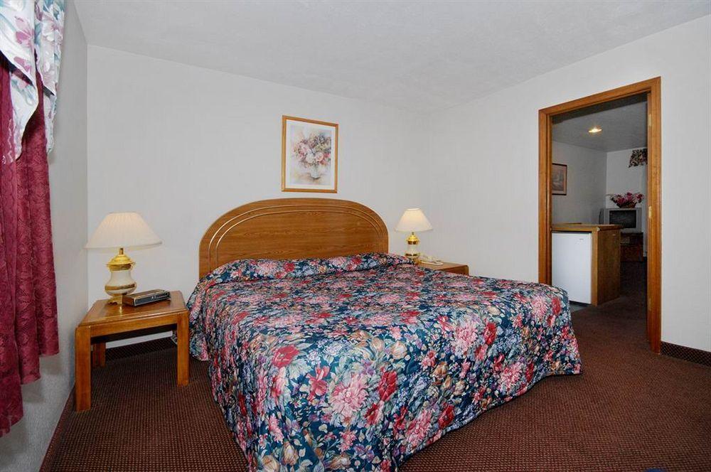Oak Hill Inn And Suites Tahlequah Exterior photo