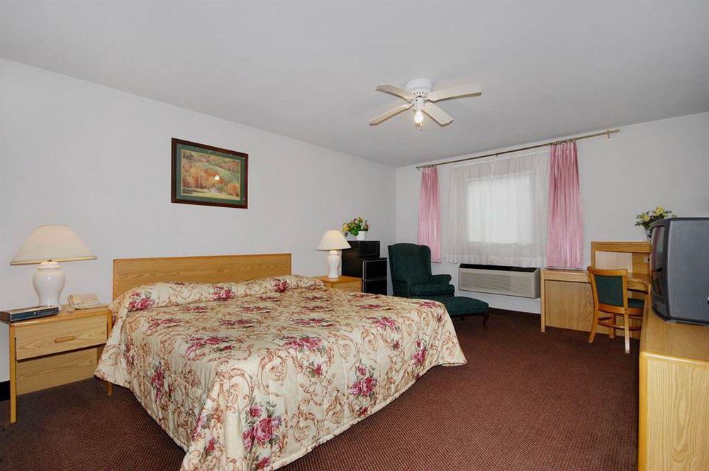 Oak Hill Inn And Suites Tahlequah Exterior photo