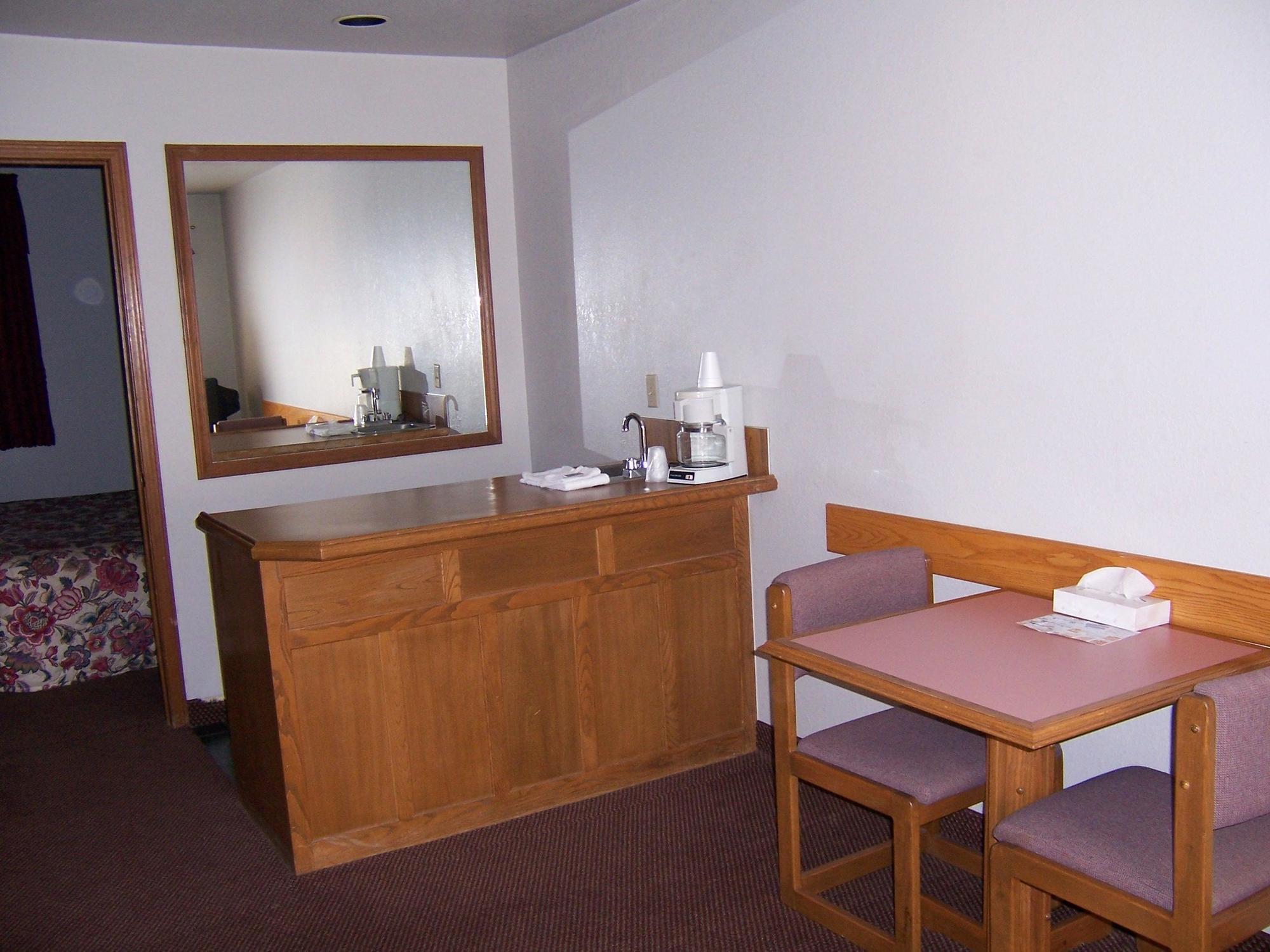 Oak Hill Inn And Suites Tahlequah Exterior photo